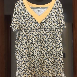 Beautiful lightly used & new blouses 👚